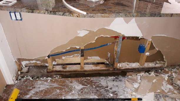 Best Water damage contractors near me  in Cuyahoga Falls, OH